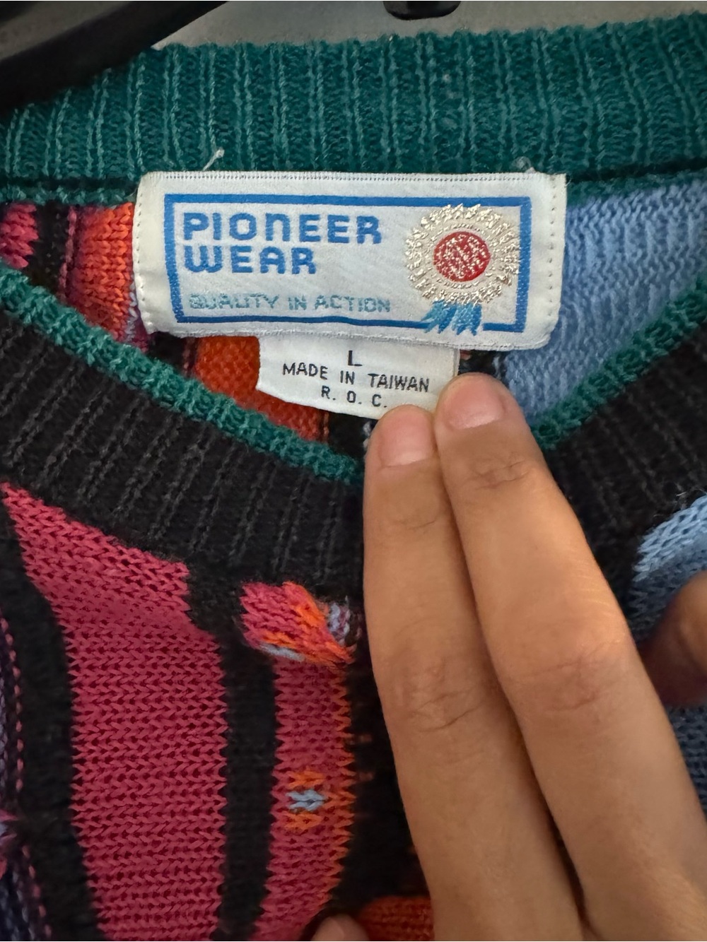 Vintage coogi-inspired multicolored sweater knitwear - Picture 2 of 5
